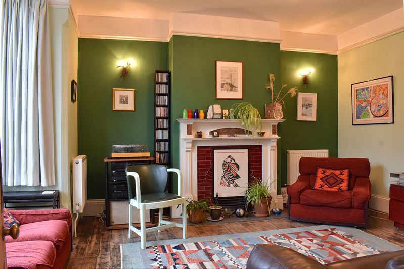 Property photo 3 of 17 Photo 8