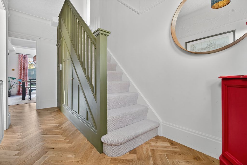 Property photo 2 of 30