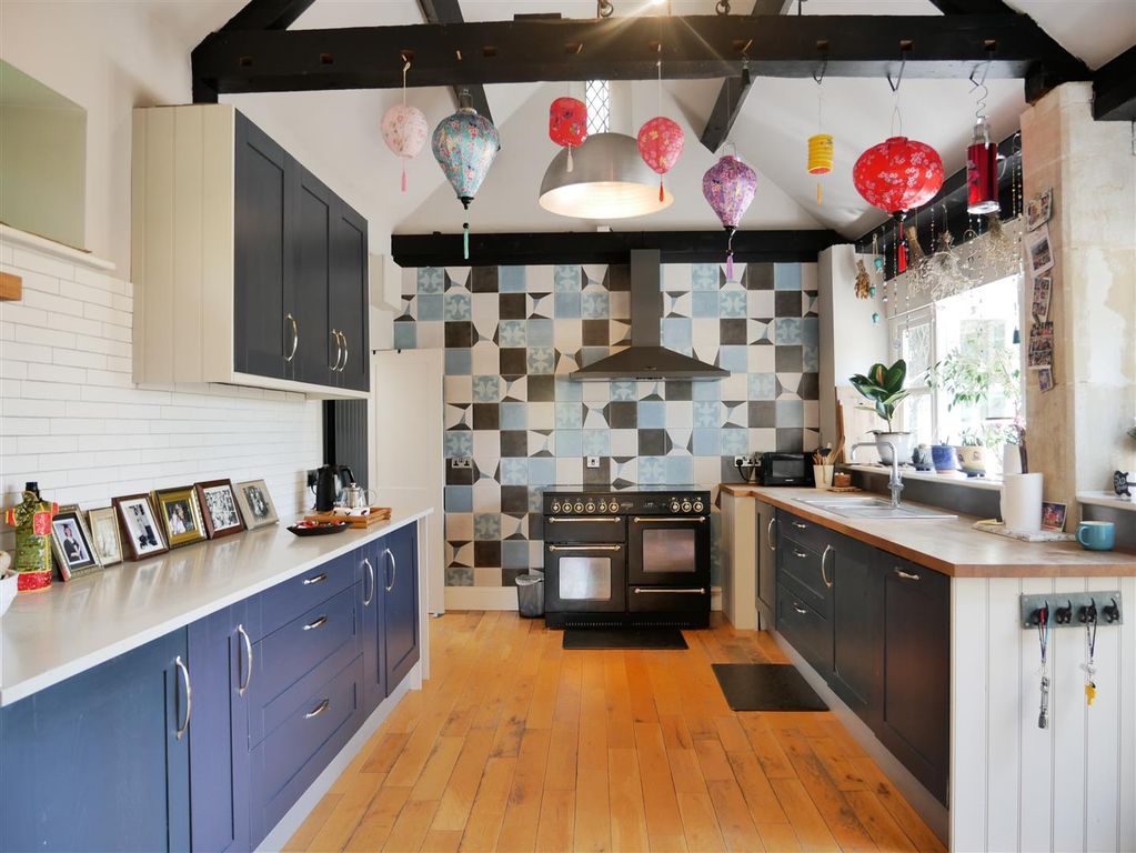 Property photo 3 of 26 Fitted Breakfast Kitchen