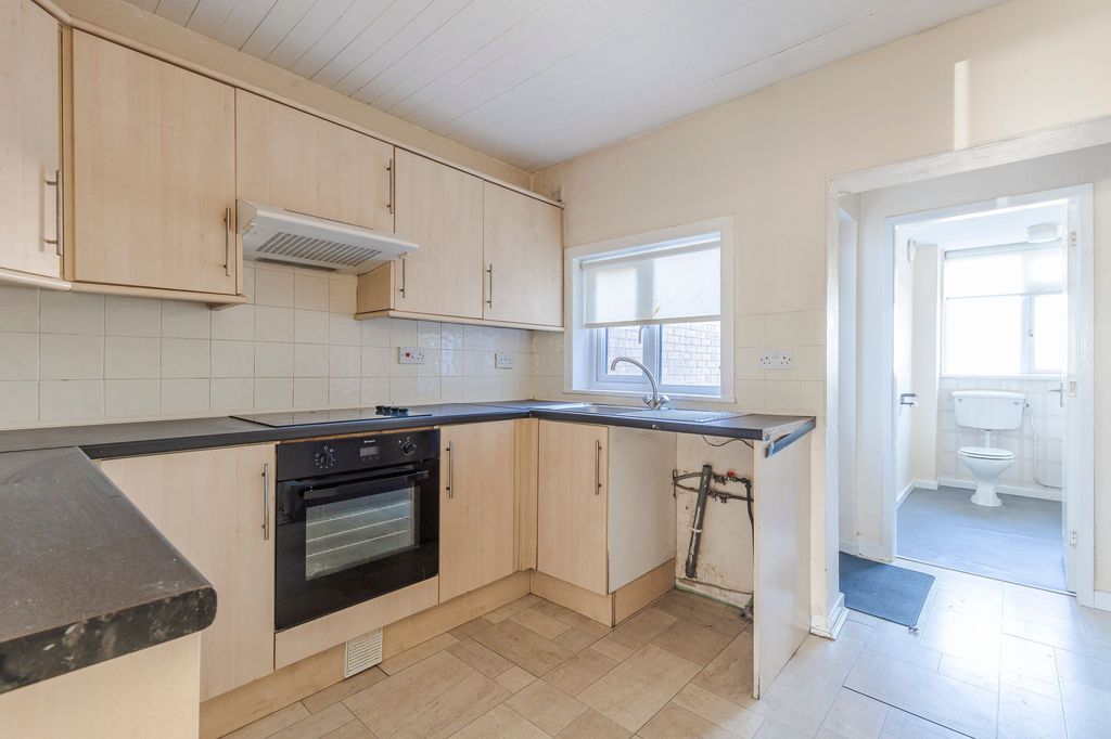 Property photo 3 of 21