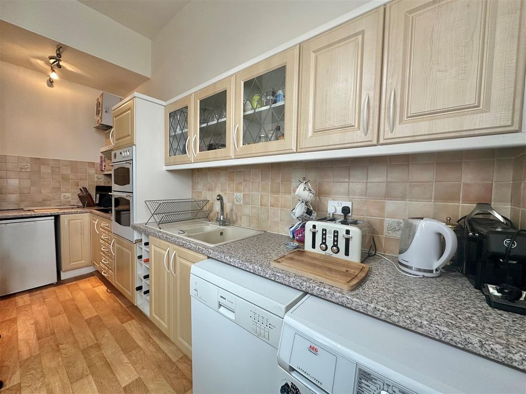 Property photo 2 of 27 002.Jpg