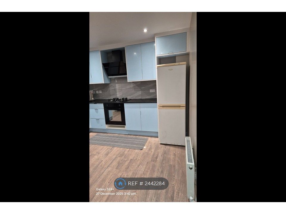 Property photo 2 of 29 Kitchen