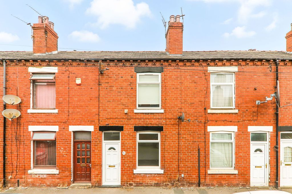 Property photo 1 of 17