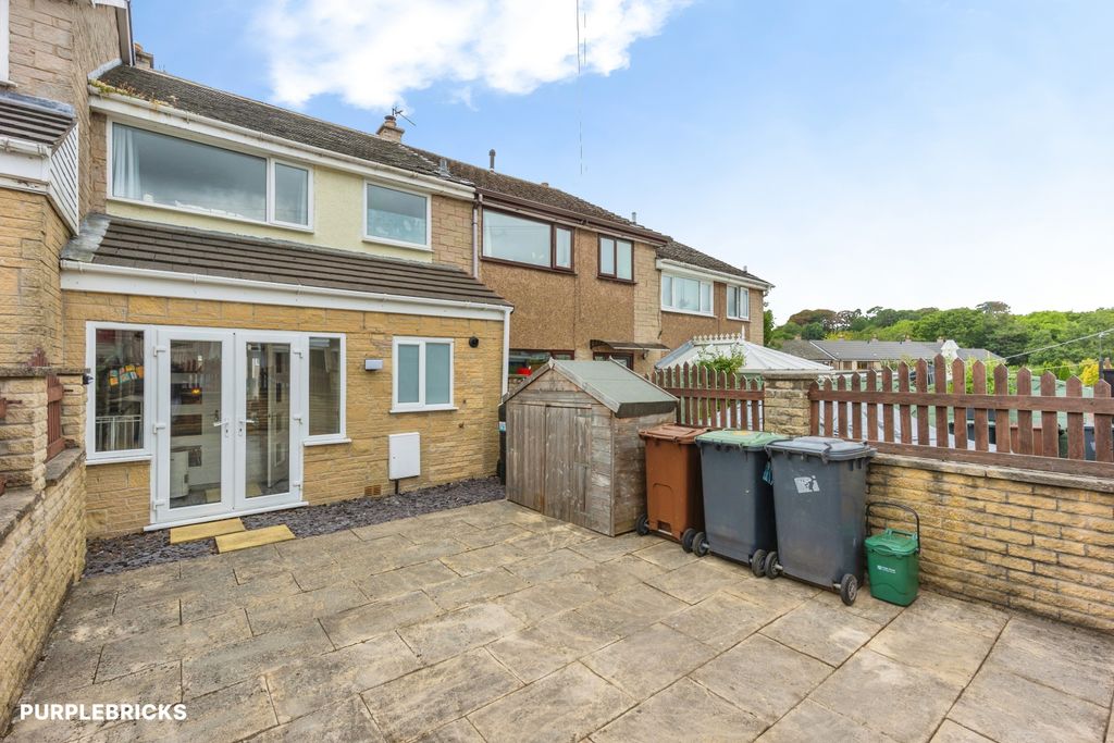 Property photo 2 of 25