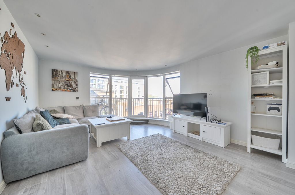 Property photo 2 of 13 1448722-18-69F395...