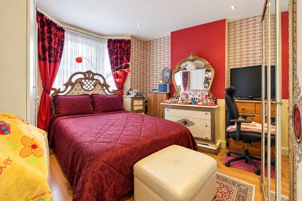 Property photo 2 of 11