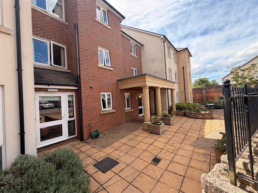 Property photo 2 of 13 New Outside 2.Jpg