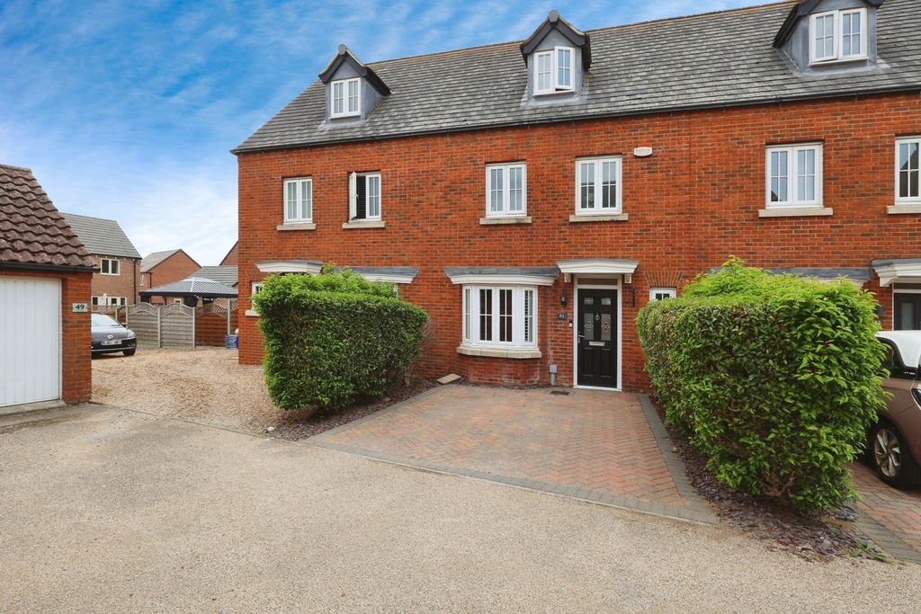 Property photo 1 of 52