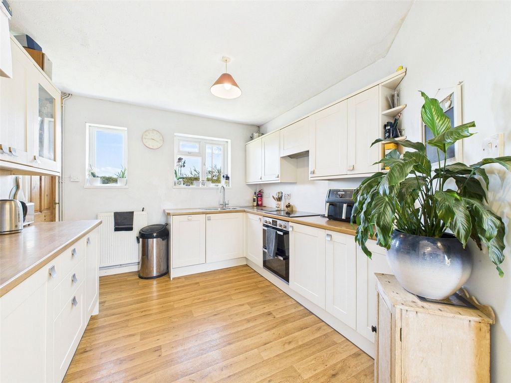 Property photo 3 of 27 Picture No. 30