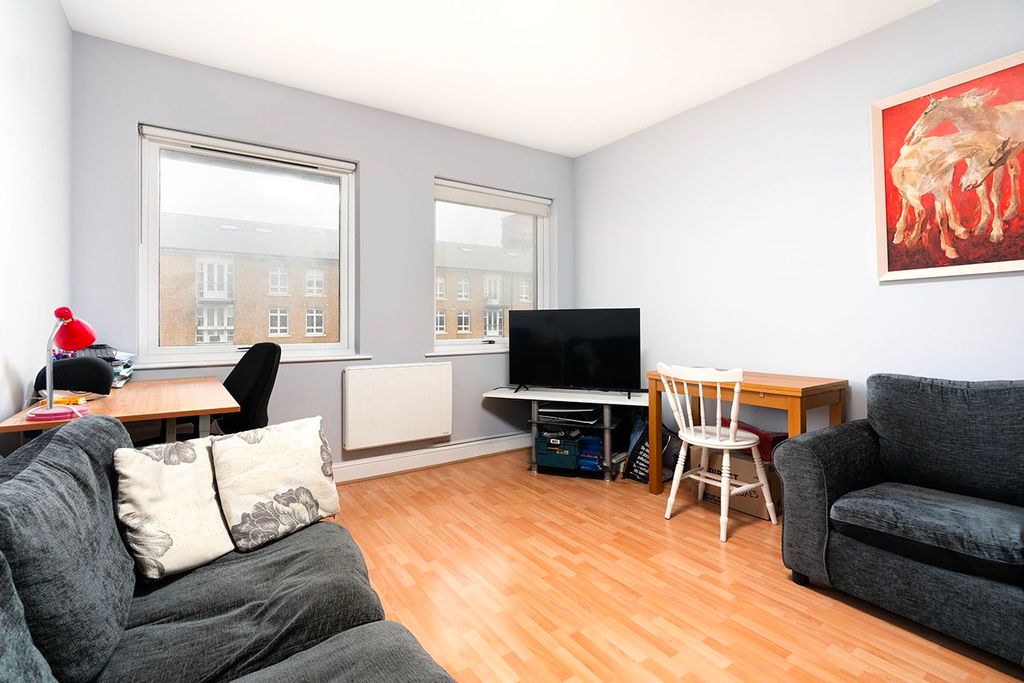 Property photo 3 of 8