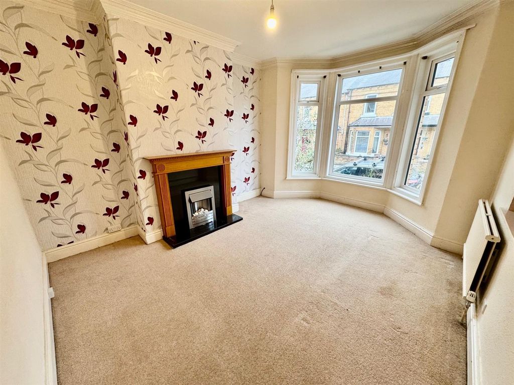 Property photo 2 of 10 Lounge 2.Jpg
