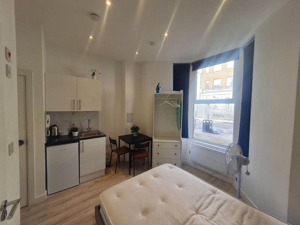 Property photo 3 of 23