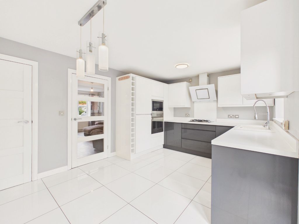 Property photo 2 of 14 5522614