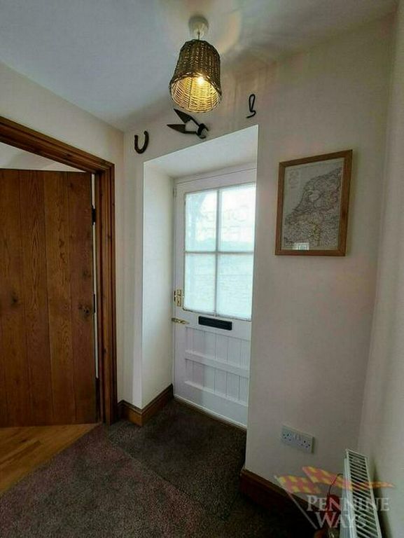 Property photo 2 of 33