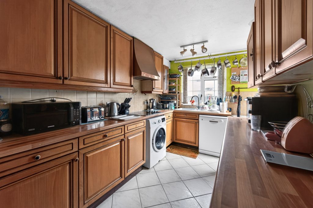 Property photo 3 of 20