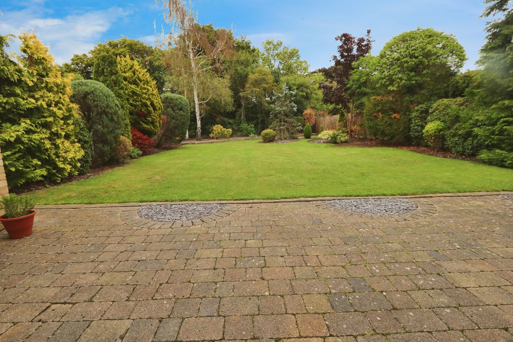 Property photo 3 of 26