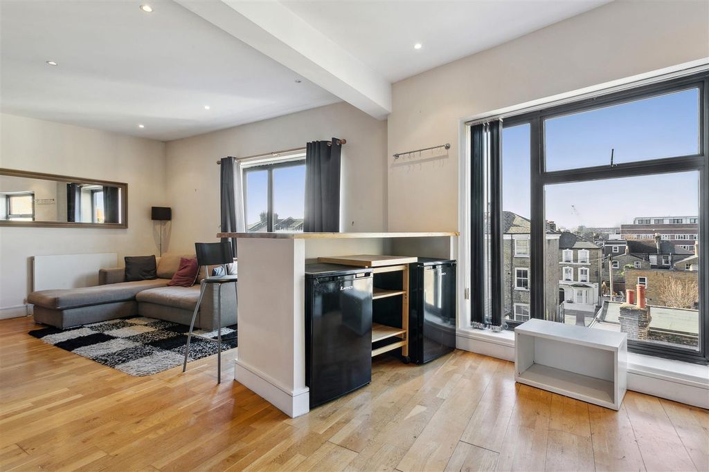 Property photo 3 of 10 2.Jpg