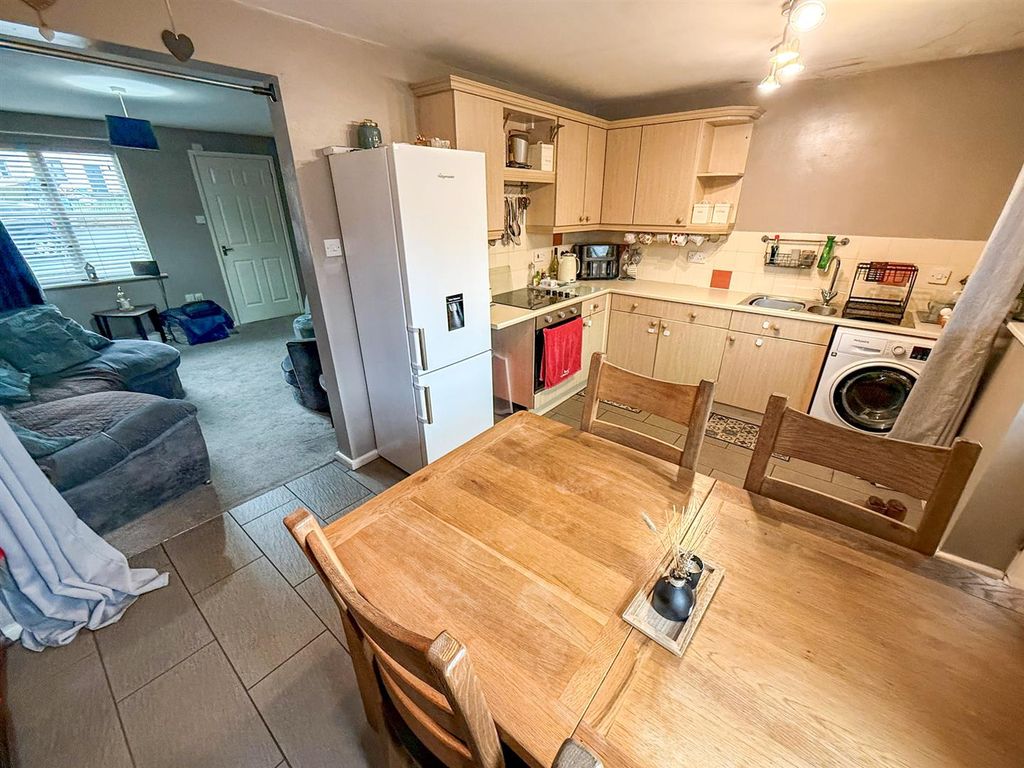 Property photo 3 of 11 Kitchen/Dining Room