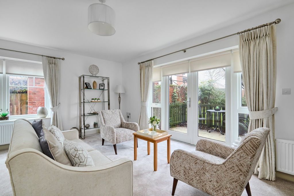 Property photo 3 of 32 Picture No. 35