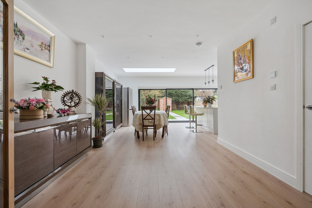 Property photo 2 of 25