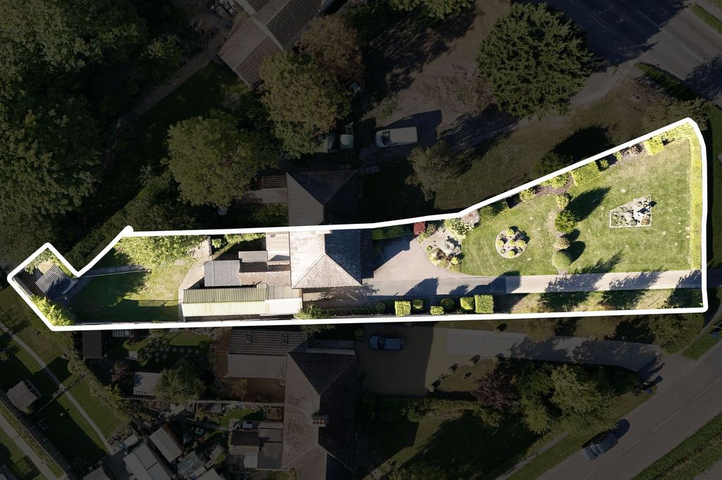 Property photo 2 of 24