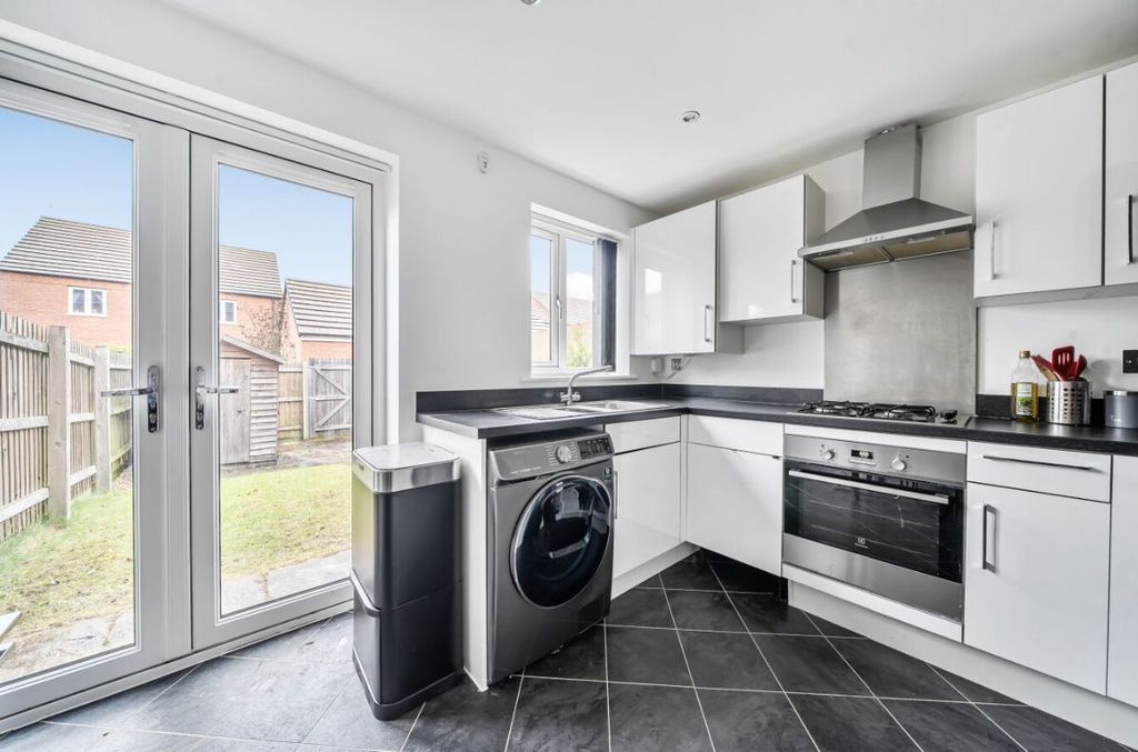 Property photo 3 of 21