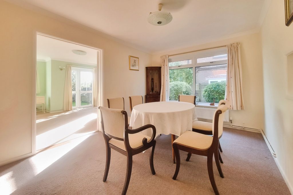 Property photo 3 of 19 20251025_104758