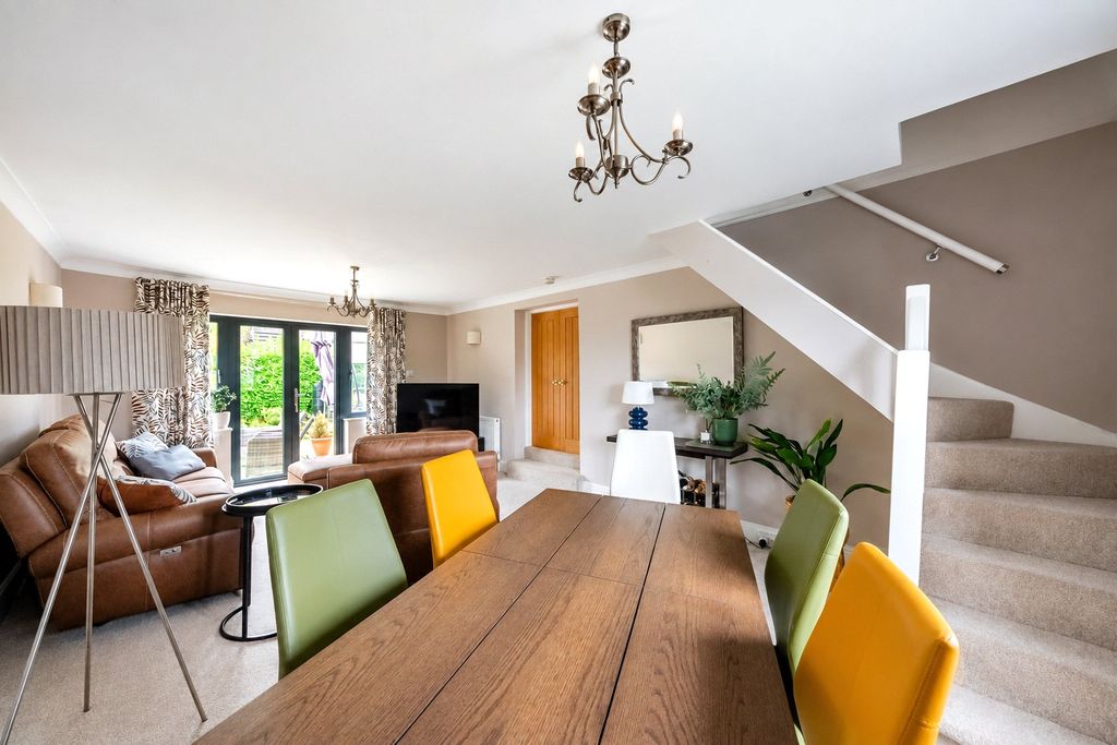 Property photo 3 of 18 Dining/Living Room