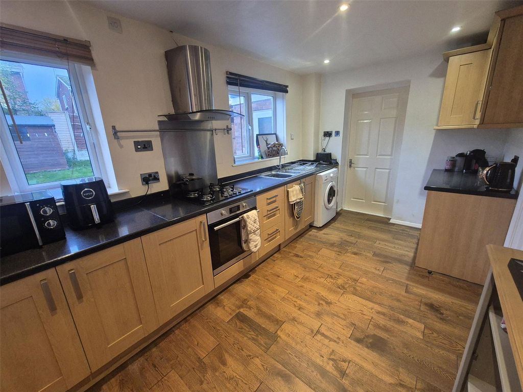 Property photo 3 of 12 Picture No. 13