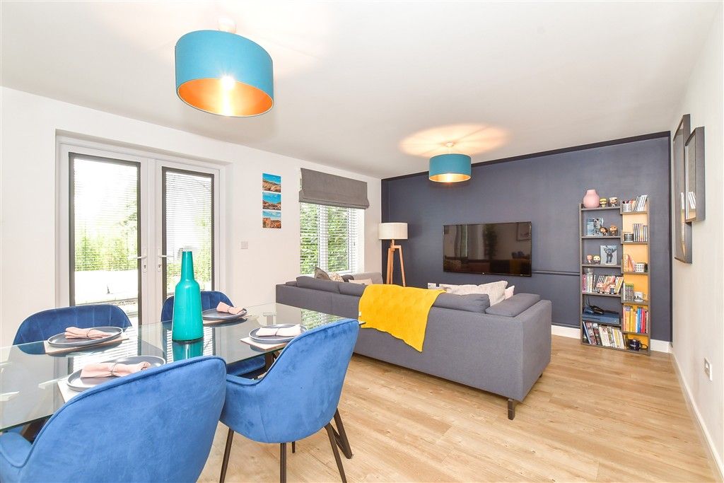 Property photo 3 of 14 Lounge/Diner