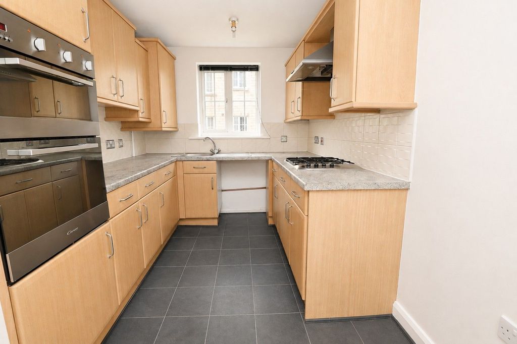 Property photo 3 of 21