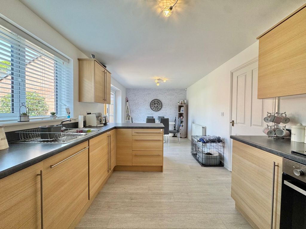 Property photo 3 of 21