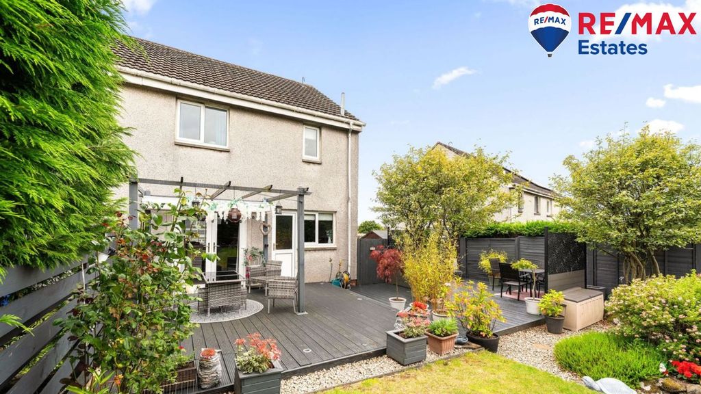 Property photo 1 of 55 Rear Garden