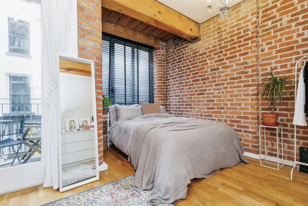 Property photo 3 of 6 3. Bathroom.Png