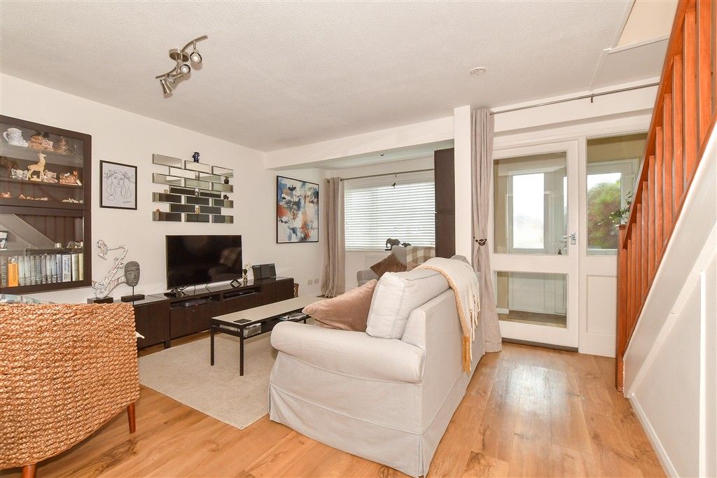 Property photo 2 of 9 Lounge