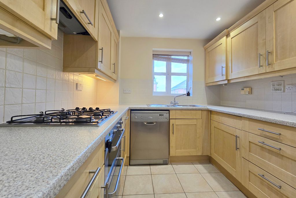 Property photo 2 of 8 42 Dh Kitchen