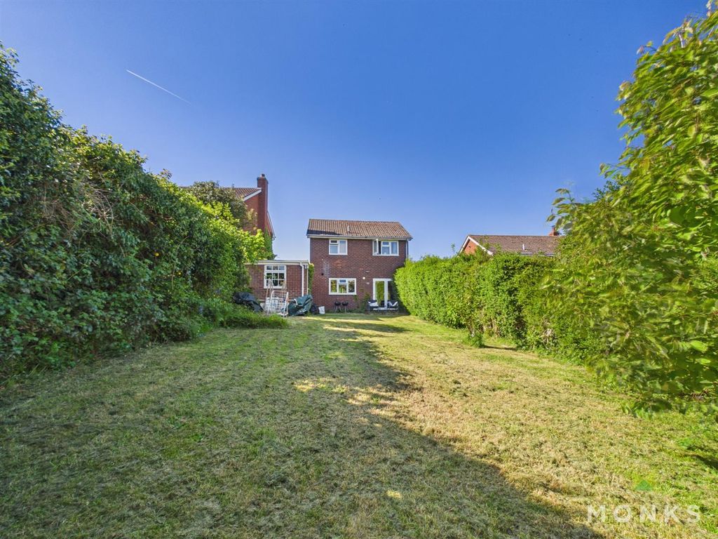 Property photo 2 of 14 Cam01348G0-Pr0814-Still018.Jpg