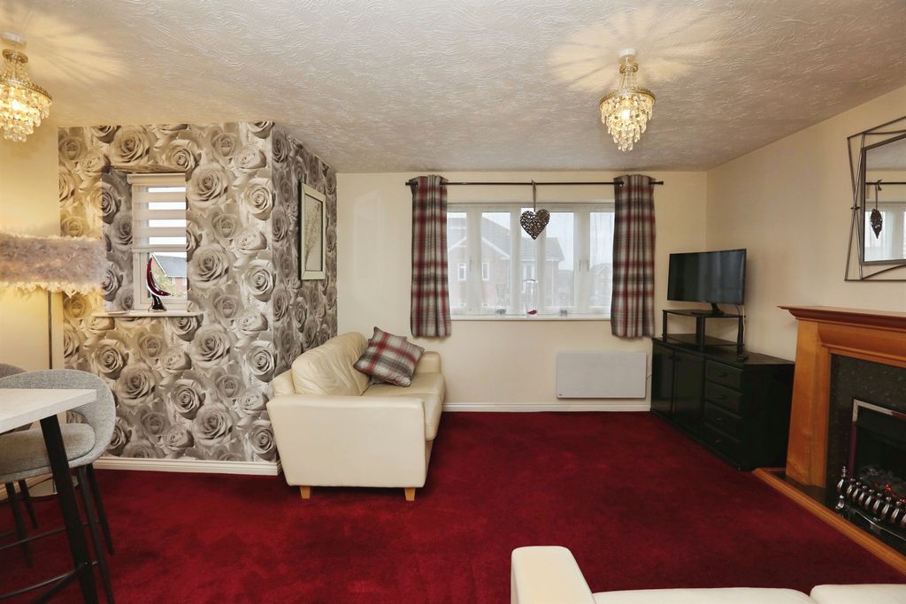 Property photo 3 of 16