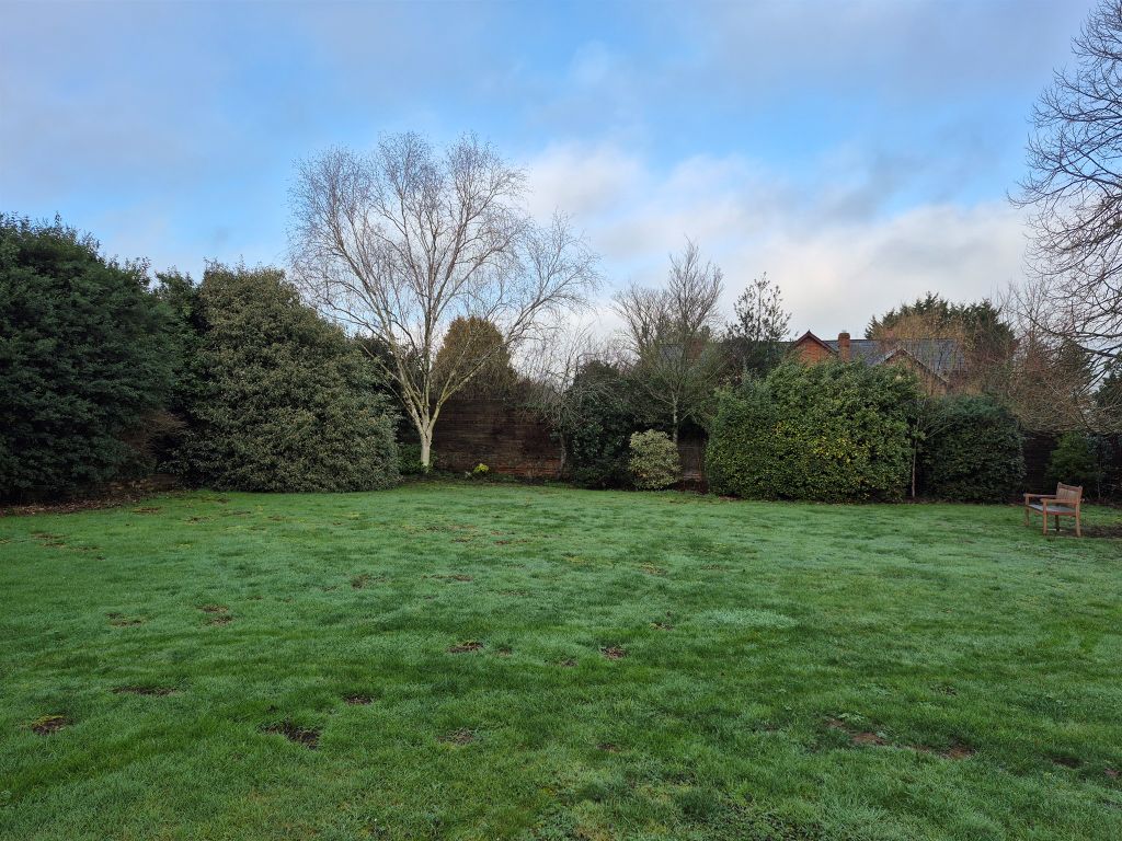 Property photo 2 of 20