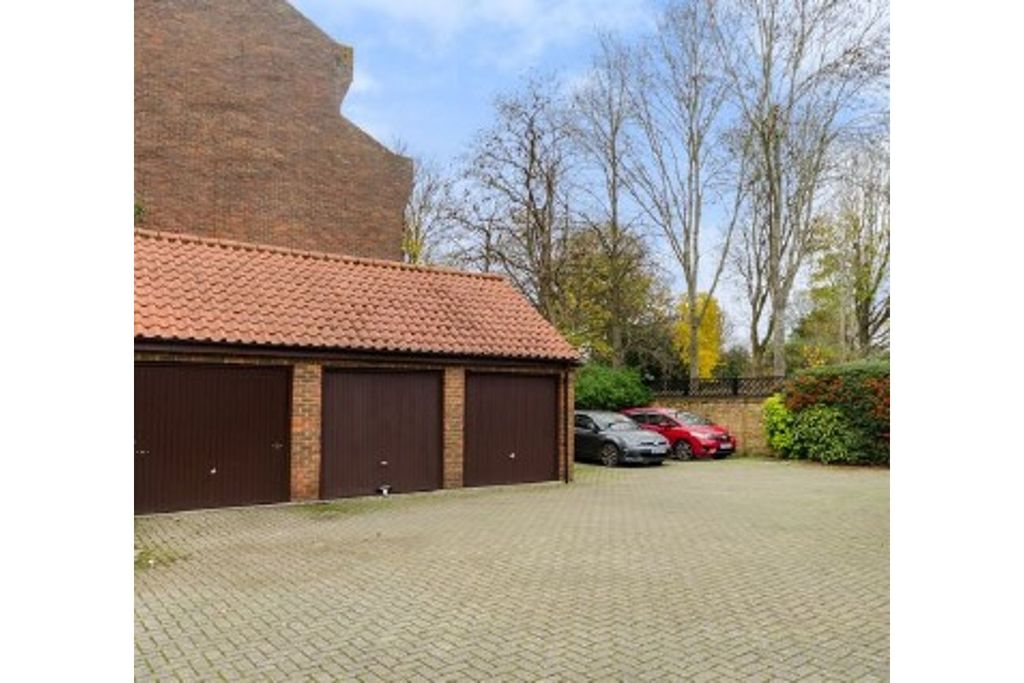 Property photo 2 of 6