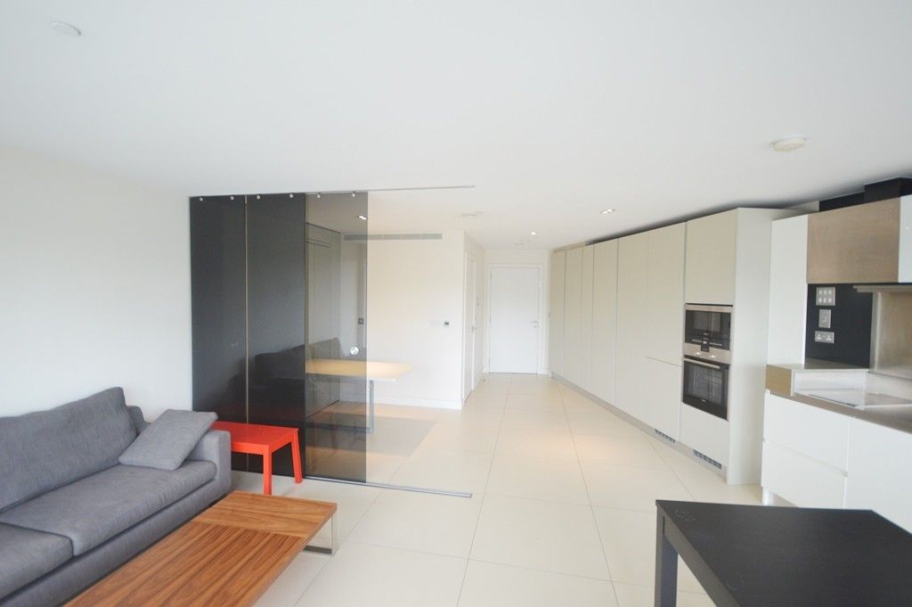 Property photo 3 of 15 Studio Room