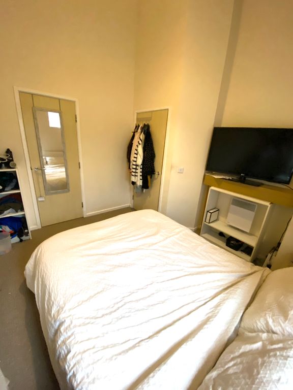 Property photo 3 of 8 Master Bedroom