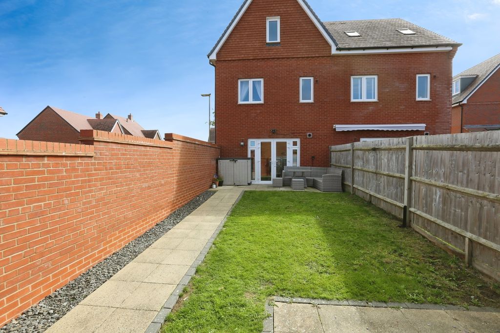 Property photo 2 of 17 Photo