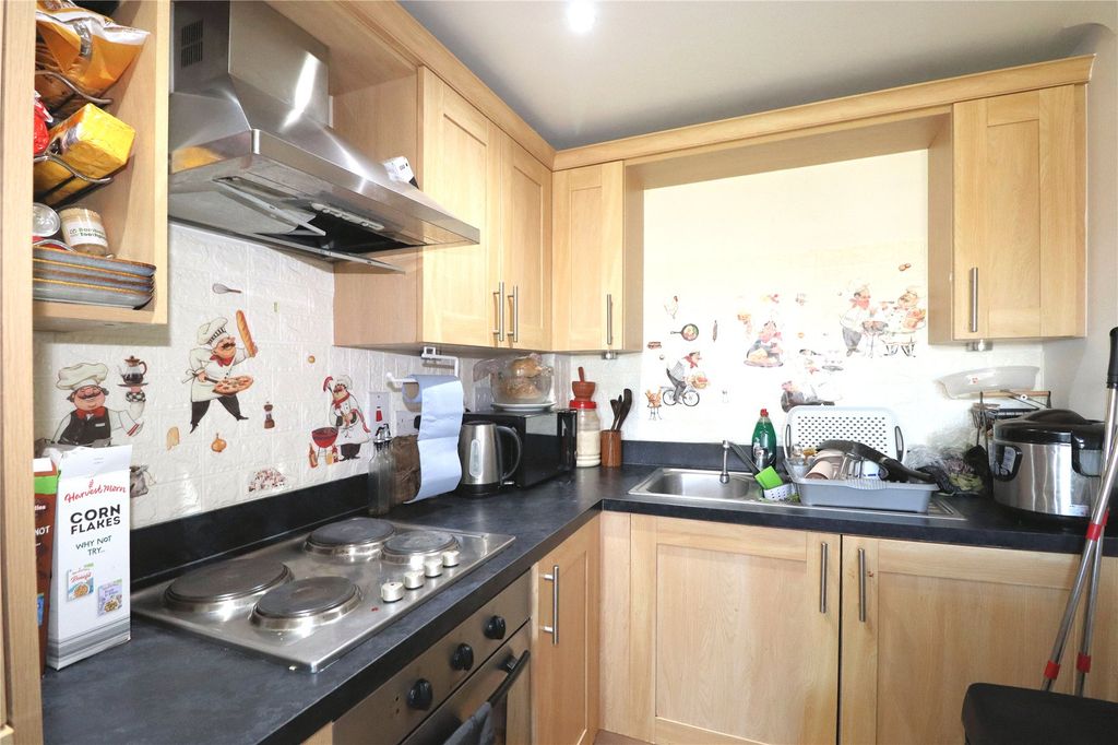 Property photo 2 of 6 Picture No. 14
