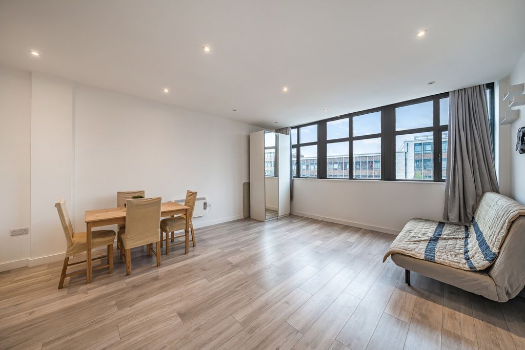 Property photo 1 of 14 1372191-11-6901Fc...