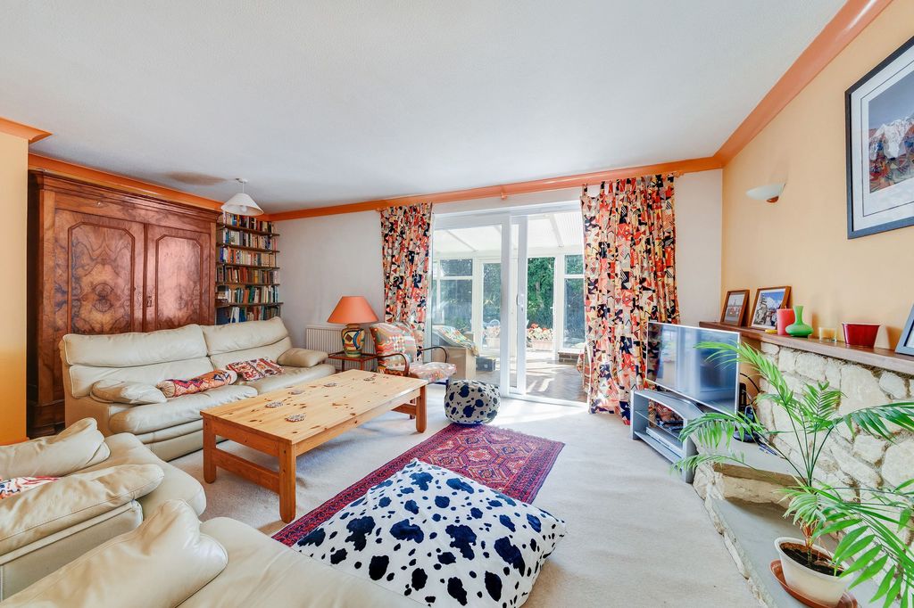 Property photo 2 of 30