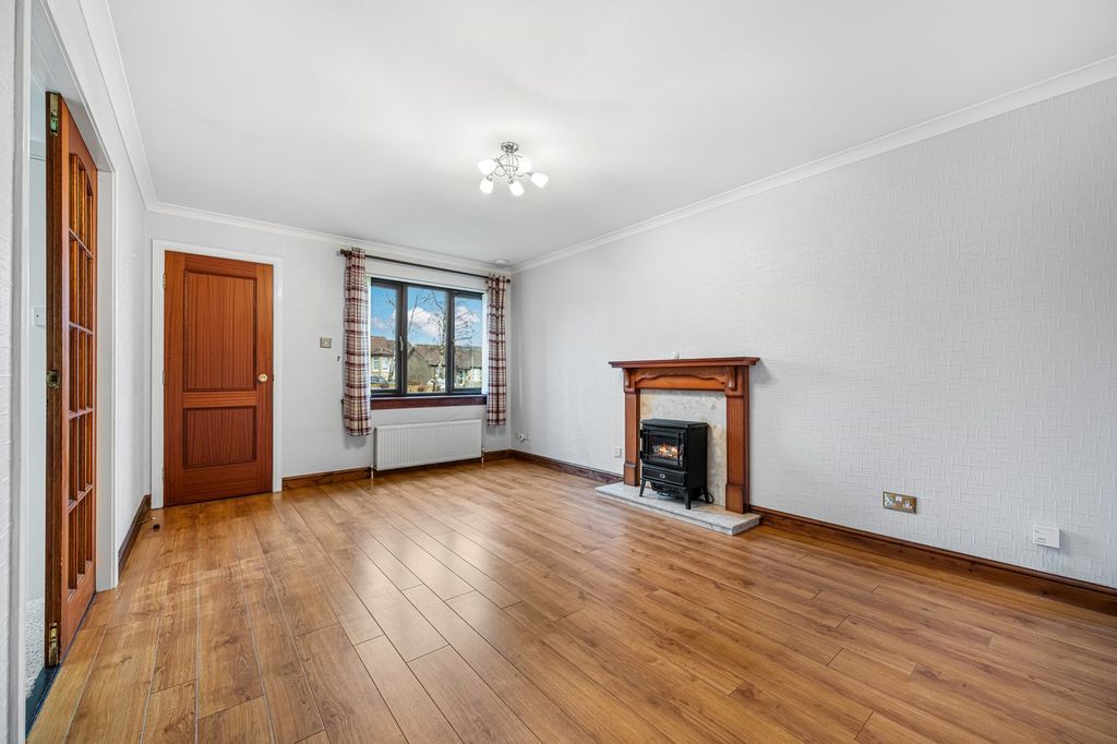 Property photo 2 of 24