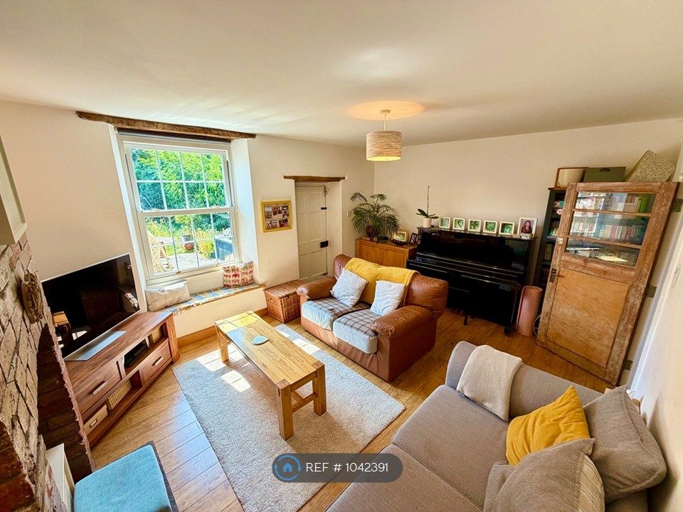 Property photo 3 of 28