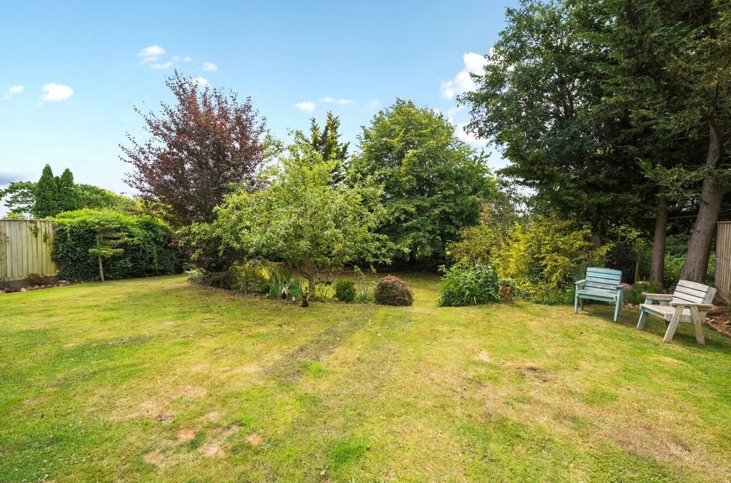 Property photo 2 of 13 Garden