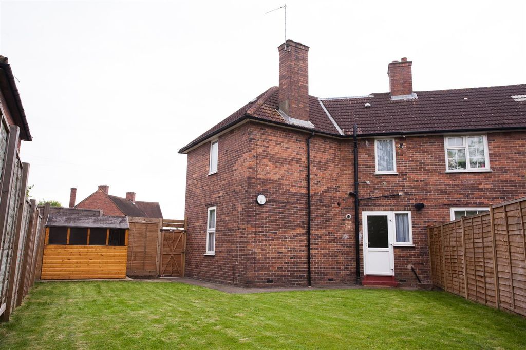 Property photo 2 of 19 Abbotsbury Rd 006-.Jpg